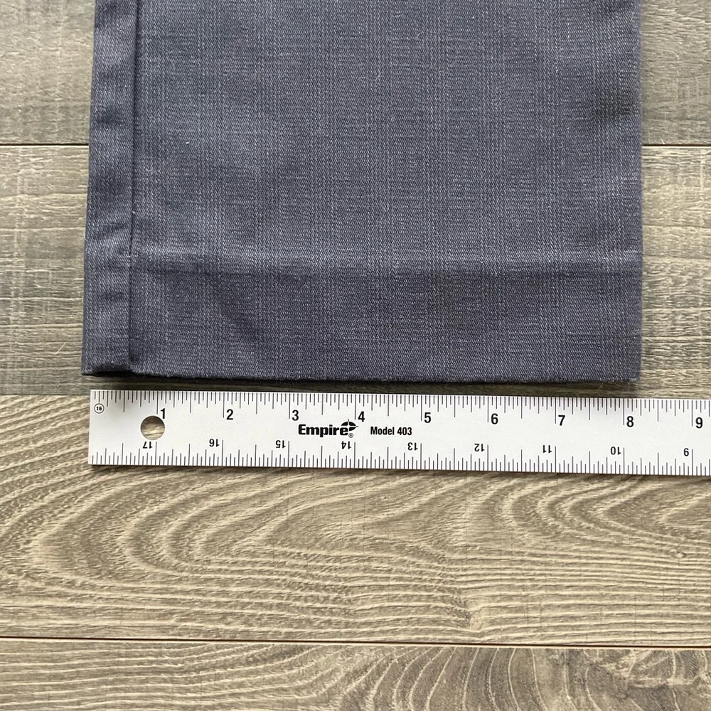 32x32 NWT Gap Tailored Khakis Men’s Charcoal Grey Straight Leg Flat Front 900951